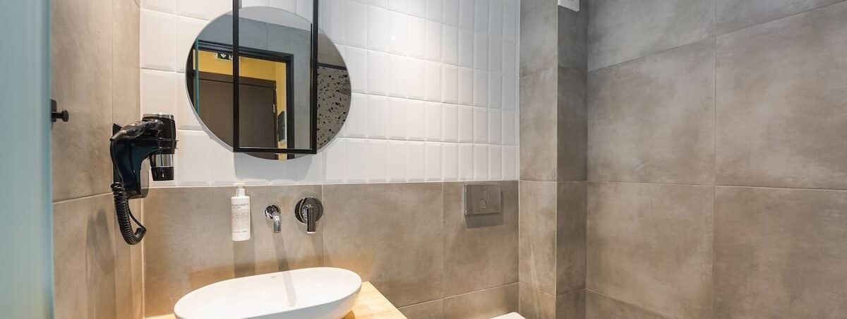 hotel hair dryer-elribird europe hero section image
